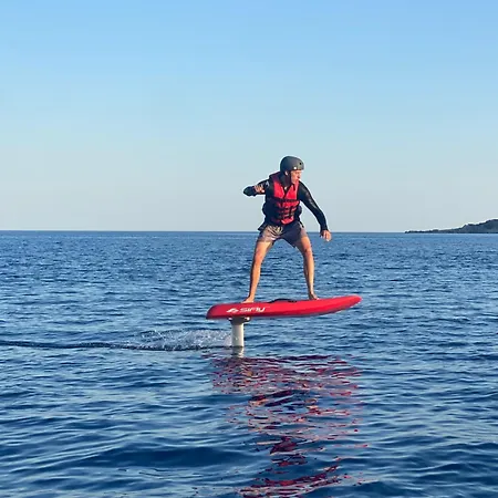 Hayat Bu, Boot Φετιγιέ