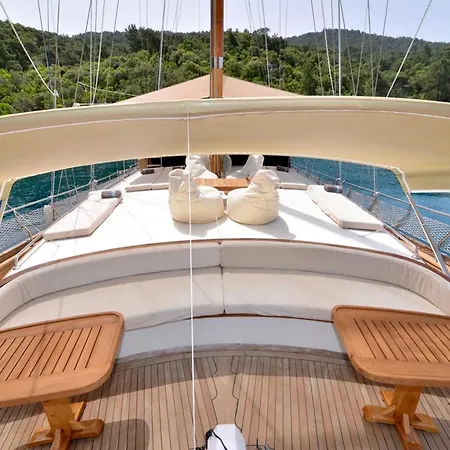 Hayat Bu, Boot * Fethiye