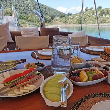 Hayat Bu, Boot Fethiye
